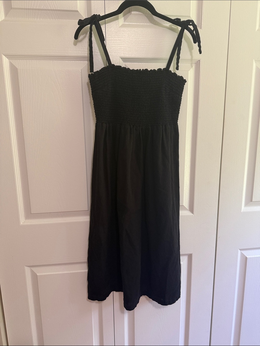 GAP Black Smocked Tie-Shoulder Midi Dress